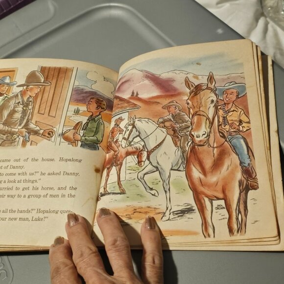 Hop Along Cassidy Little Golden Book & Western Mystery Horse Ramp Walker L👀K - Picture 10 of 14